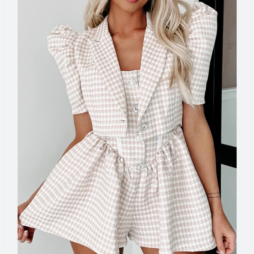Tan Ruffled Houndstooth romper - Picture 5 of 5